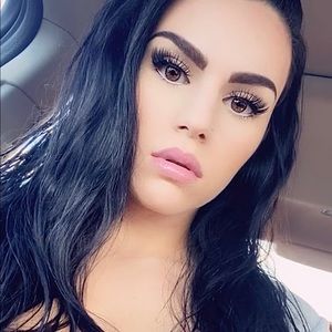 Meet your Posher, Janelle